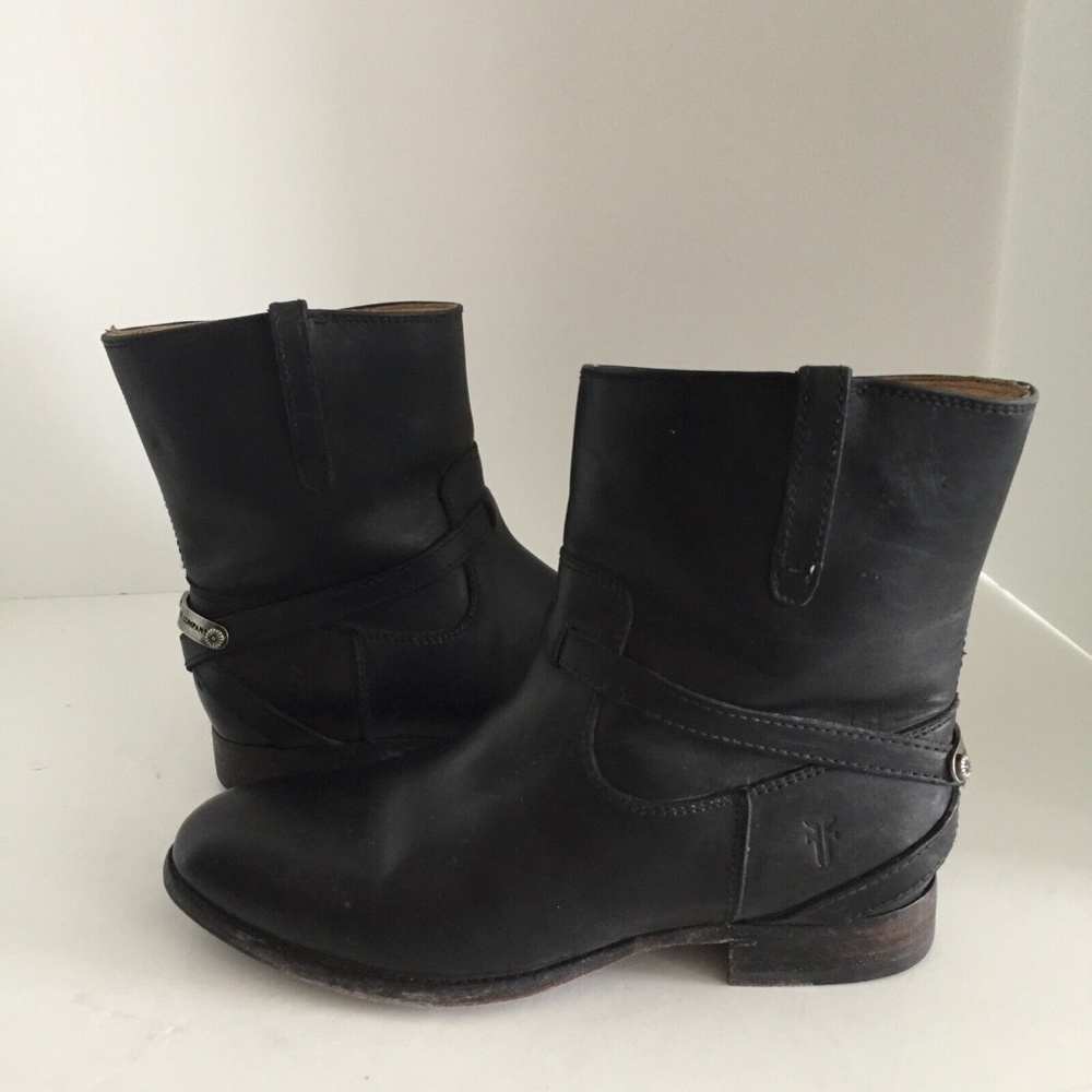 Frye Women's Lindsay Leather Ankle Riding Boots Harness Metal Plate Slip-On 6.5B